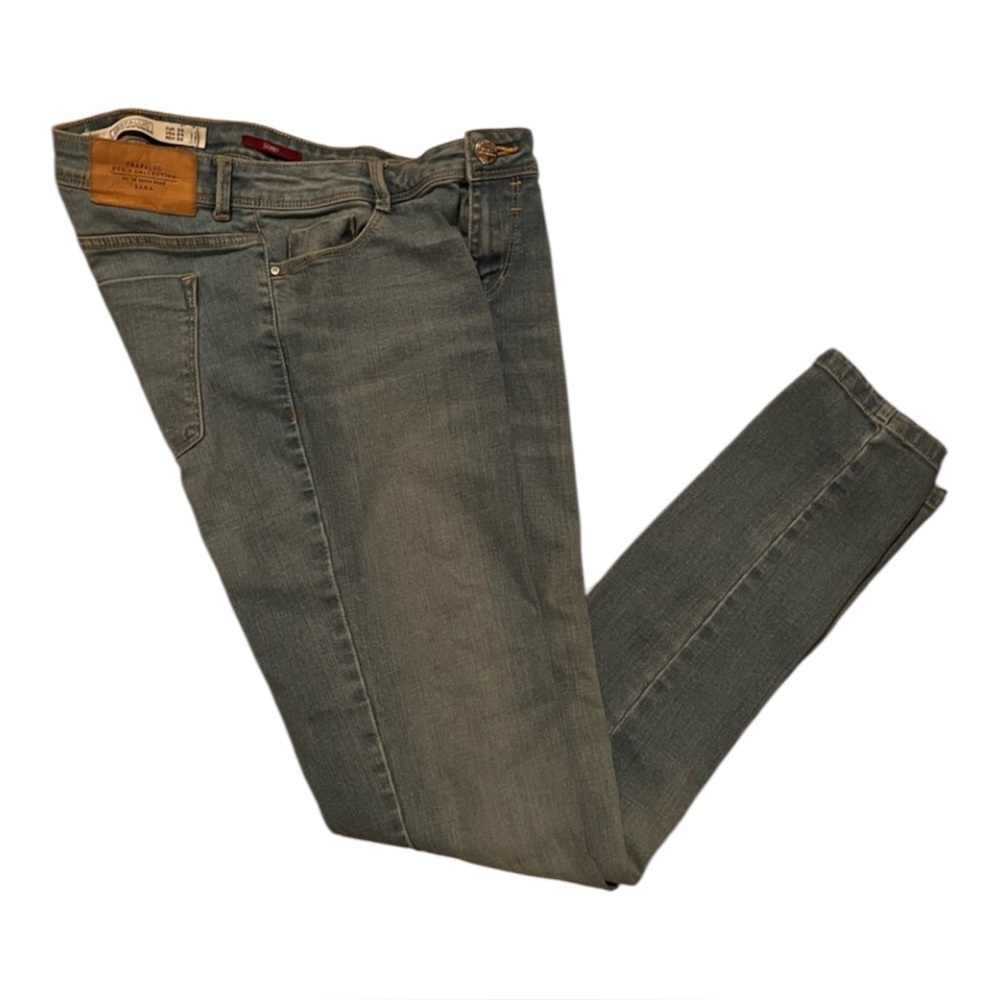 🟣 2/$30 - Zara women’s Blue Denim Jeans.